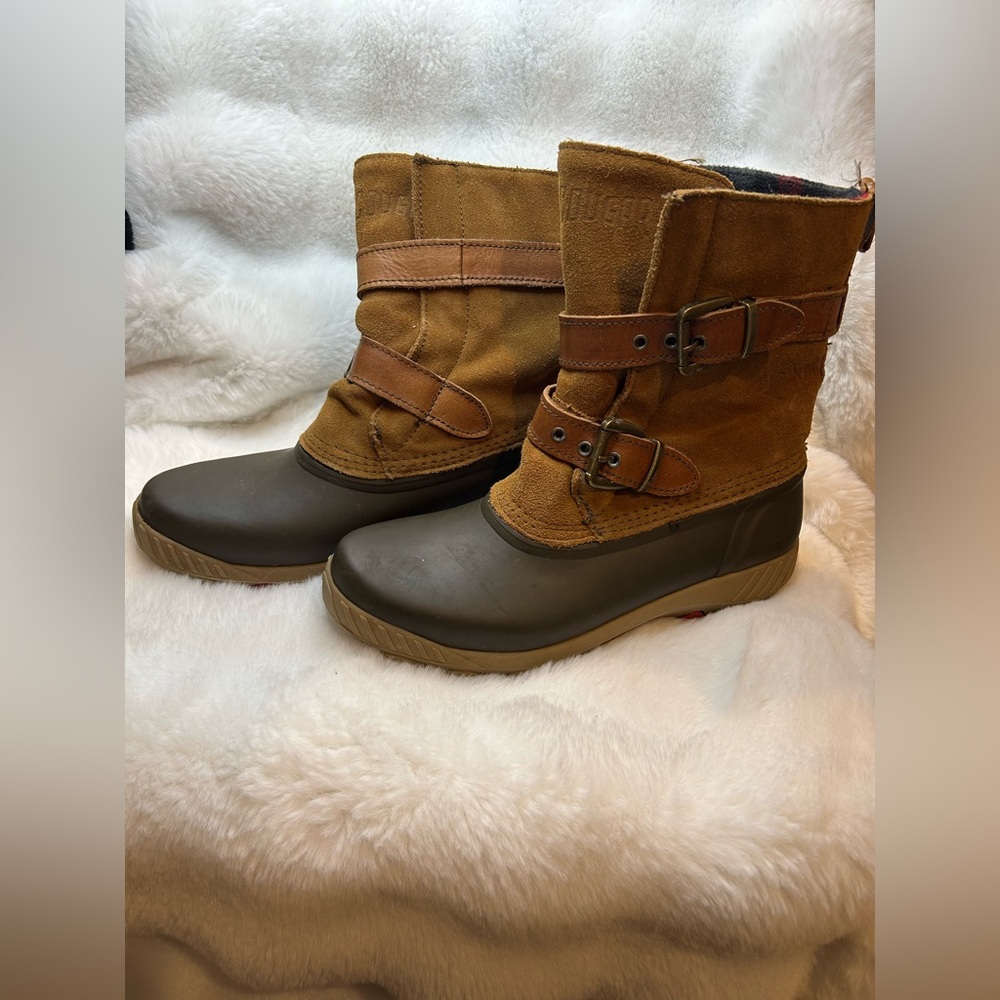 Cougar Tan and Brown Plaid Lined Boots